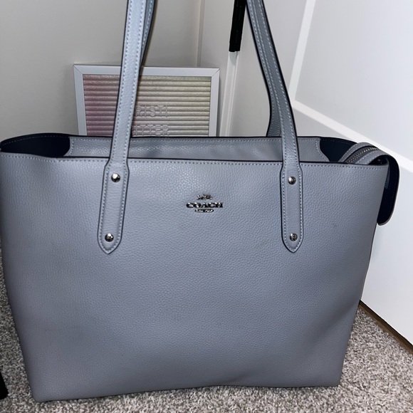 Coach Central Tote in Blue - Picture 4 of 10